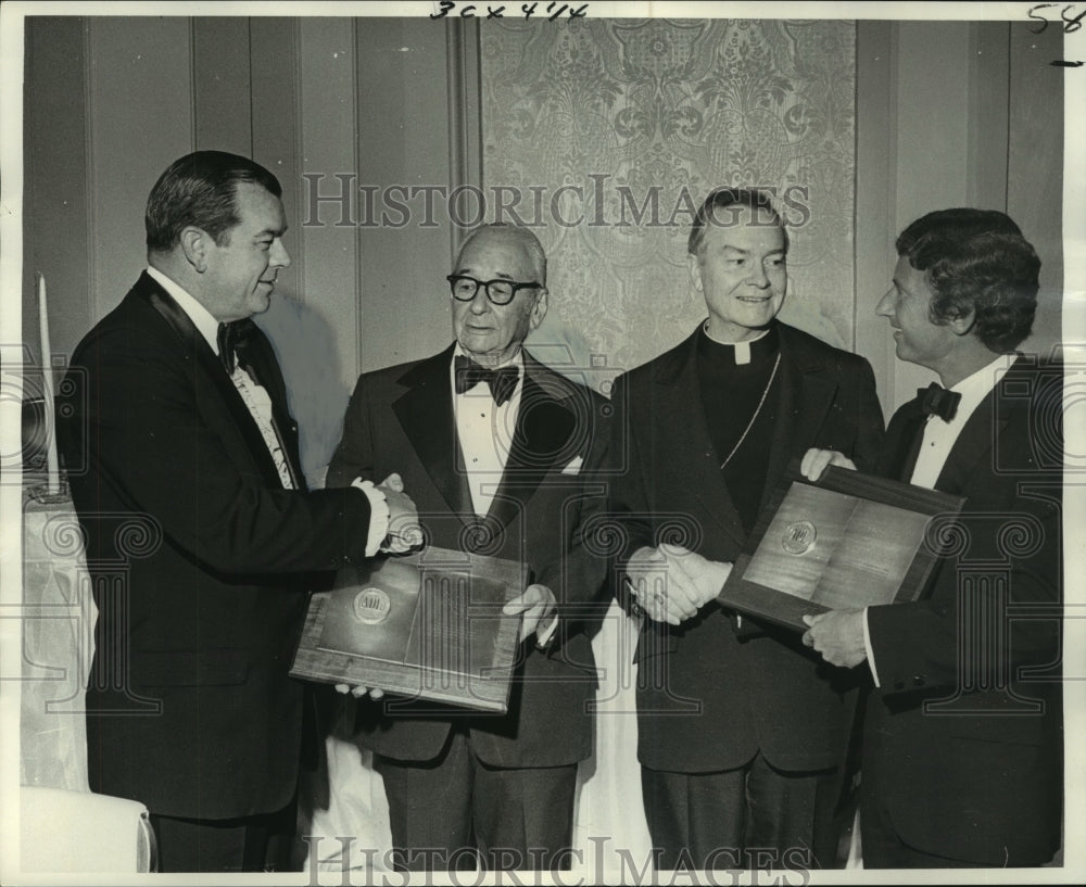 1974 Press Photo Anti-Defamation League Presents Awards, New Orleans- Historic Images