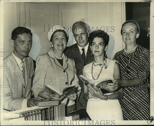 1966 Press Photo Authors At the Basement Book Shop at Brennan's Restaurant- Historic Images