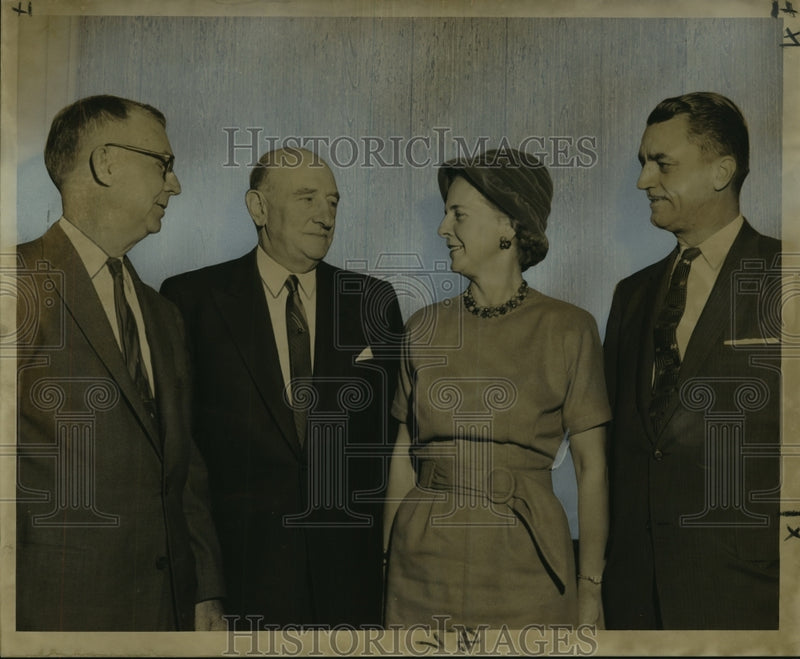Load image into Gallery viewer, 1959 Press Photo Speakers participating in a supervisory training program, hotel

