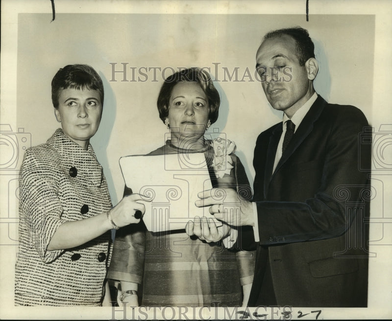 Load image into Gallery viewer, 1967 Press Photo Speakers Florence Macero, Dr. Varnelle Fox and Dr. Thomas Plant
