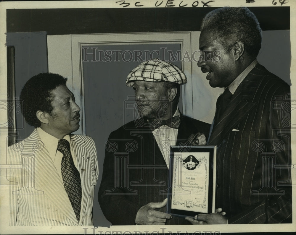 1973 Press Photo Actors Eugene Reed, Red Foxx, Ossie Davis In &quot;Sanford and Son&quot;- Historic Images