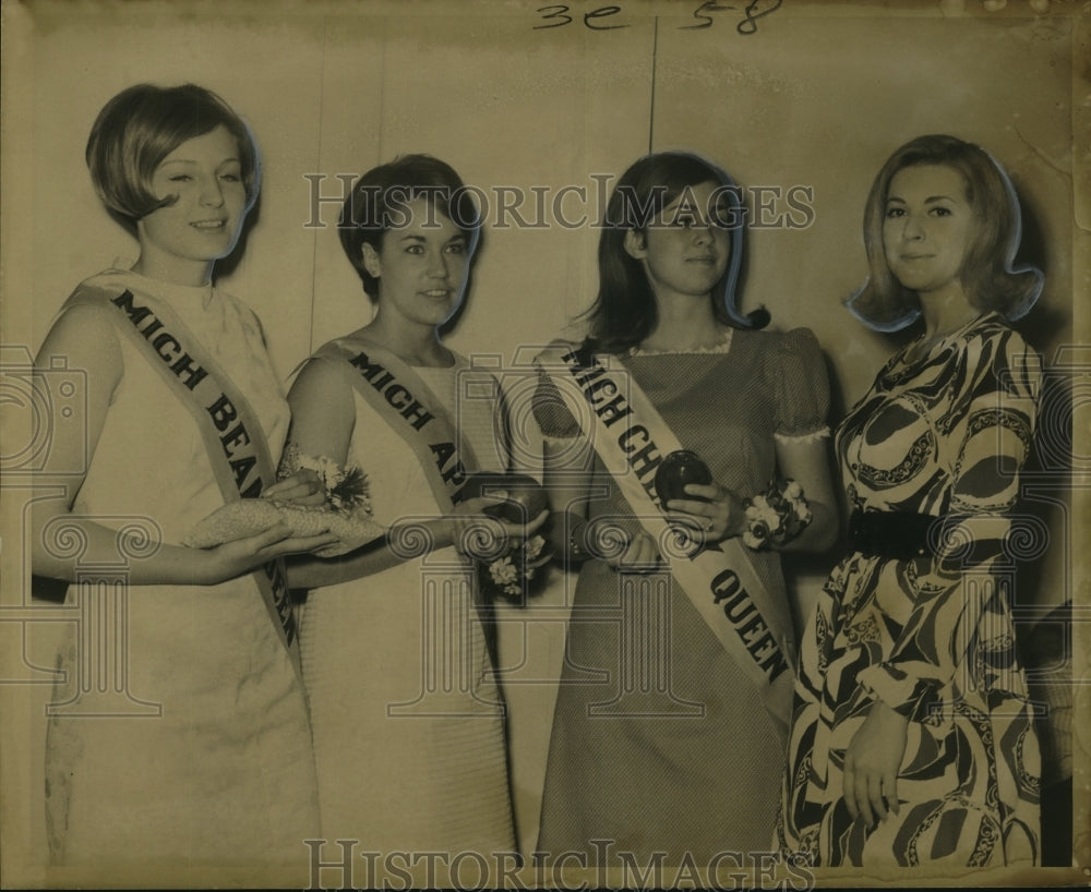 1968 Press Photo Michigan Agricultural Queens Visit New Orleans- Historic Images