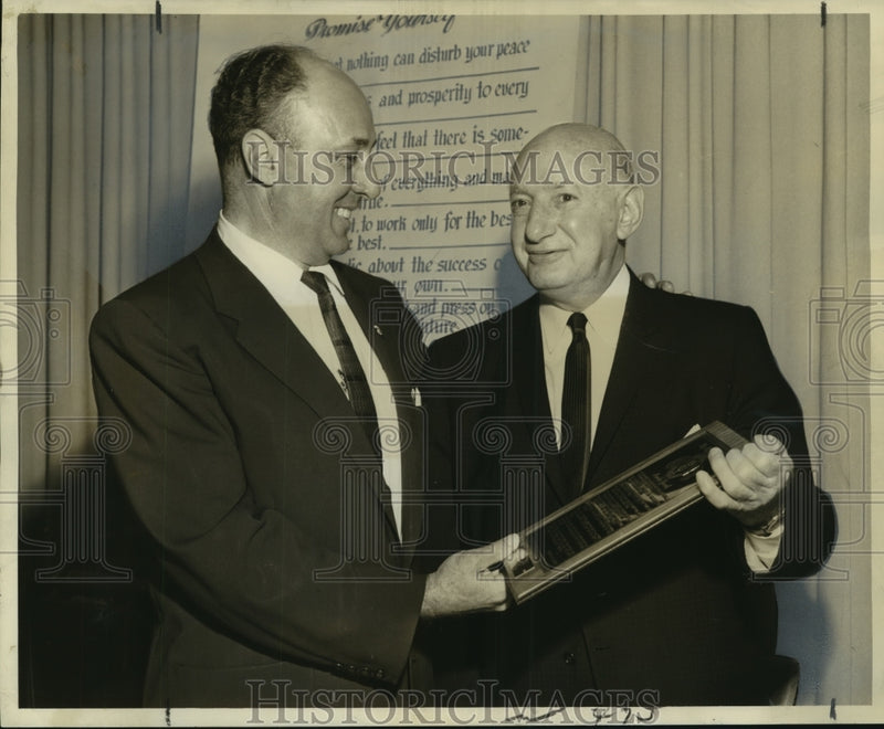 Load image into Gallery viewer, 1959 Press Photo Businessman Joe Fishman and Club President Vincent Arena
