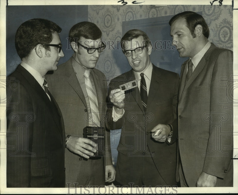 Load image into Gallery viewer, 1971 Press Photo Louisiana Society for Electron Microscopy Speakers - noo16480
