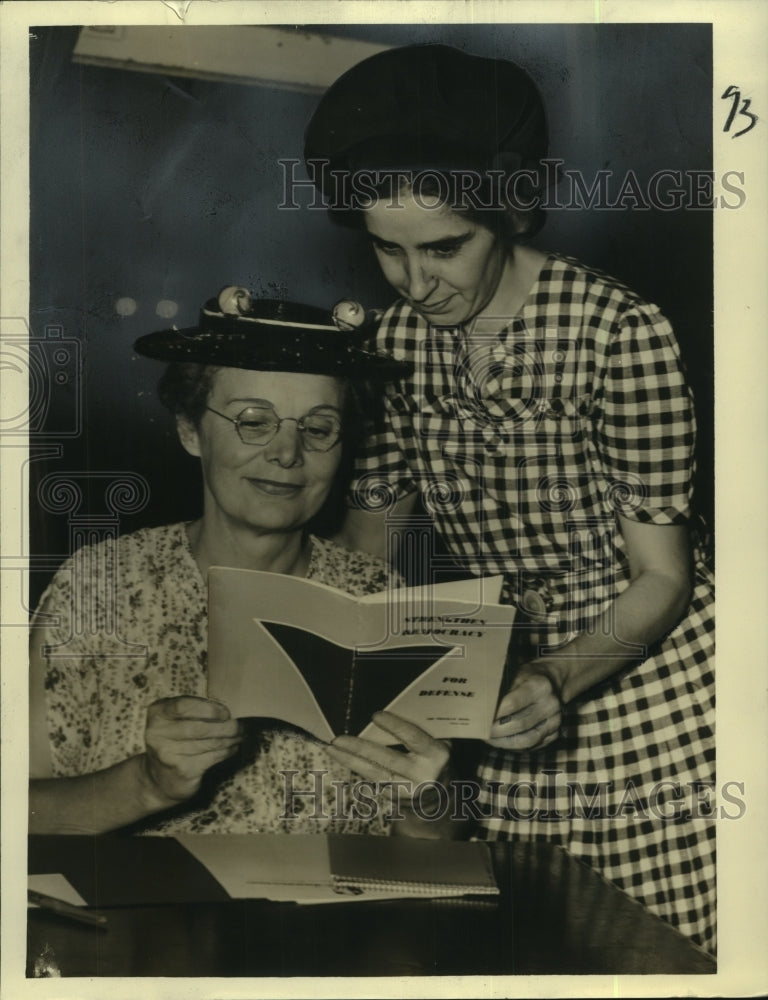 1941 Press Photo New Orleans Business & Professional Women's Club Members