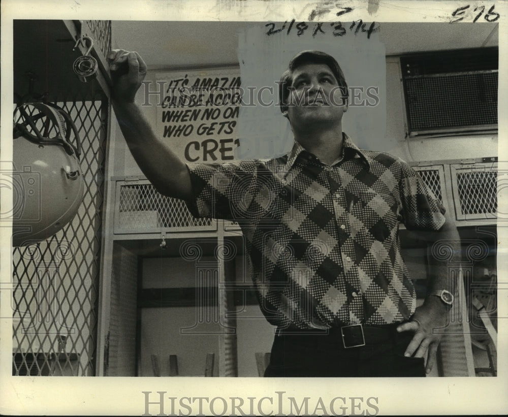 1974 Press Photo Tulane University Football Recruiter Vic Eumont, New Orleans- Historic Images