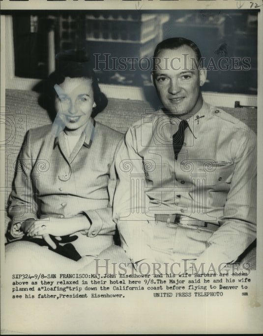 1953 Press Photo Major John Eisenhower & Wife Relax in San Francisco Hotel