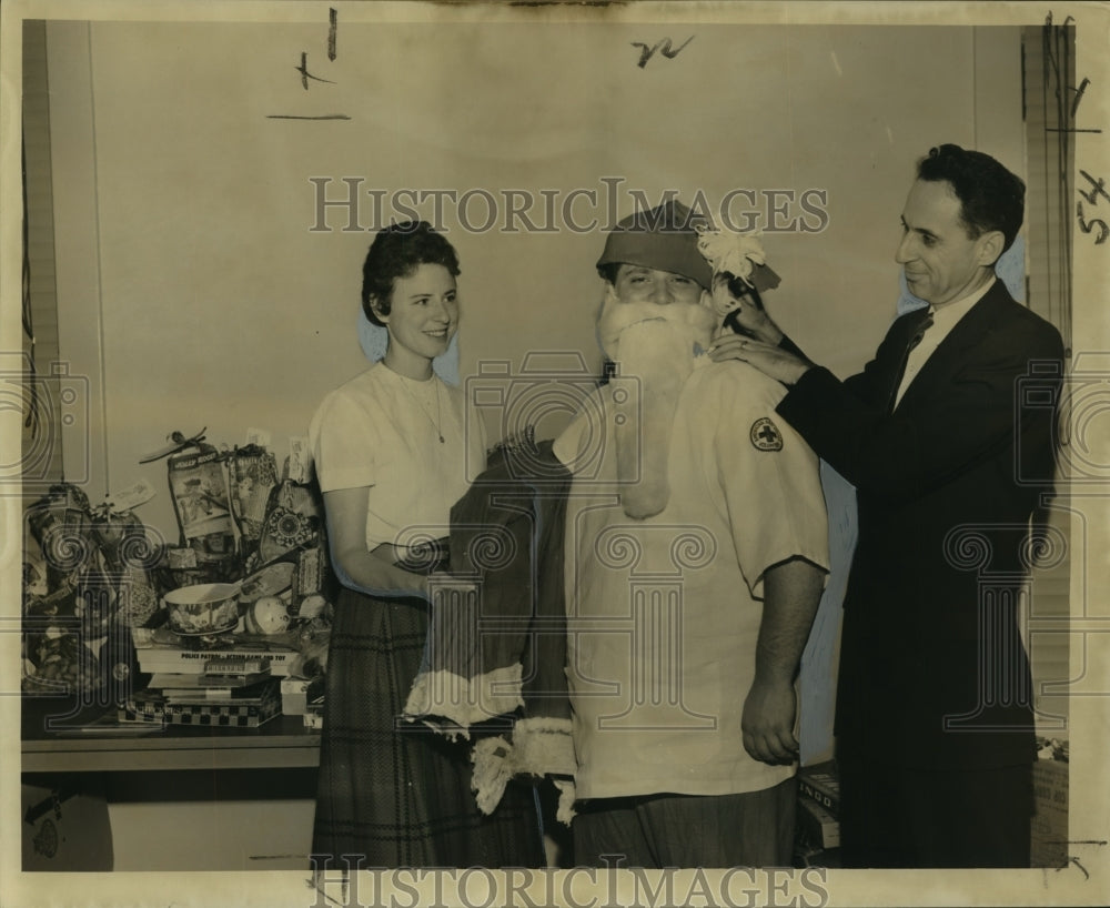 1959 Press Photo Red Cross Santa Robert Lagrange & Colleagues, New Orleans