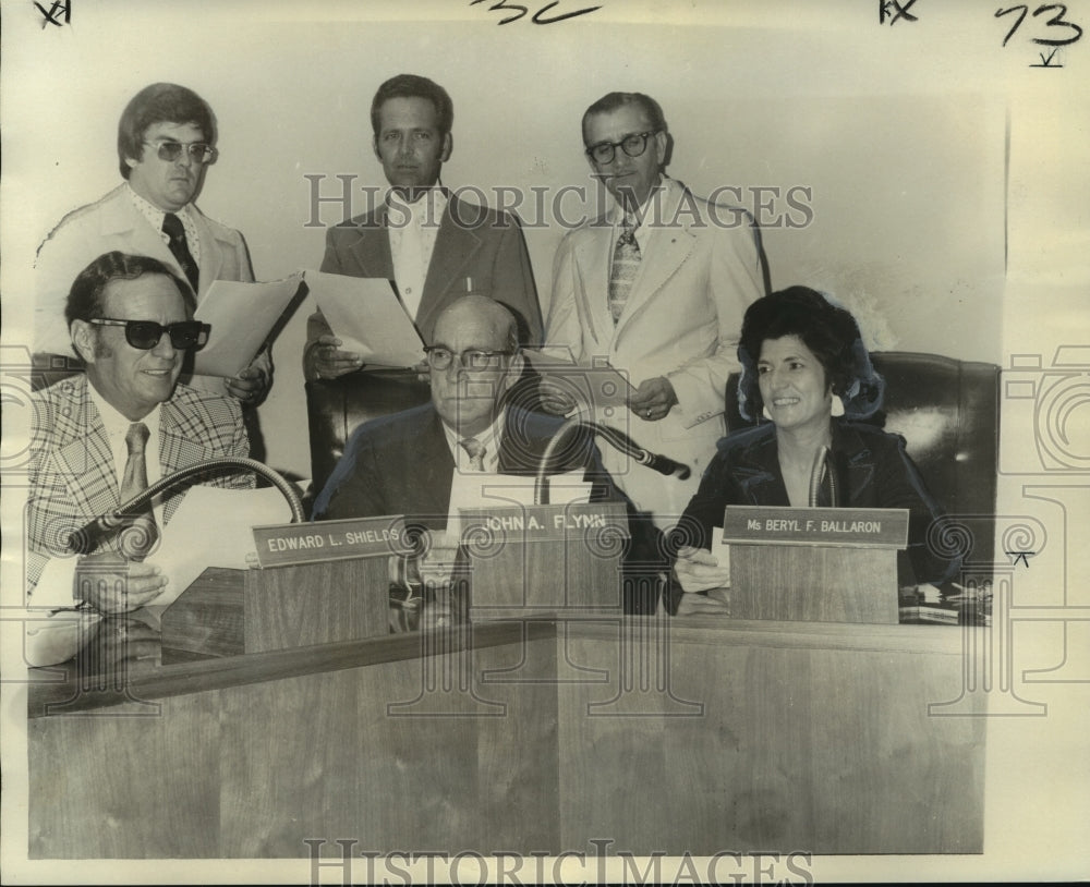 1975 Press Photo Jefferson Parish Zoning Appeals Board Members and Officers- Historic Images