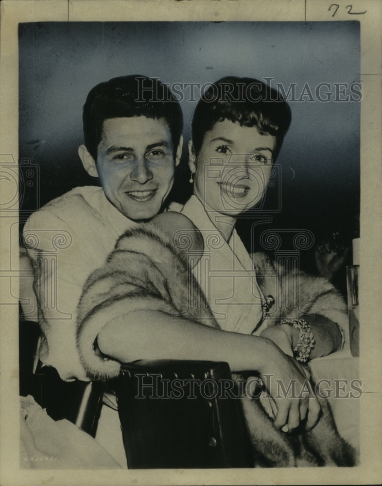 1954 Press Photo Singer Eddie Fisher With Actress Debbie Reynolds - noo17137