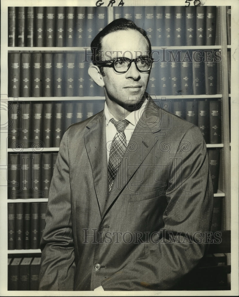 Load image into Gallery viewer, 1960 Press Photo Dr. William L. Flannery, Southwestern Louisiana Institute
