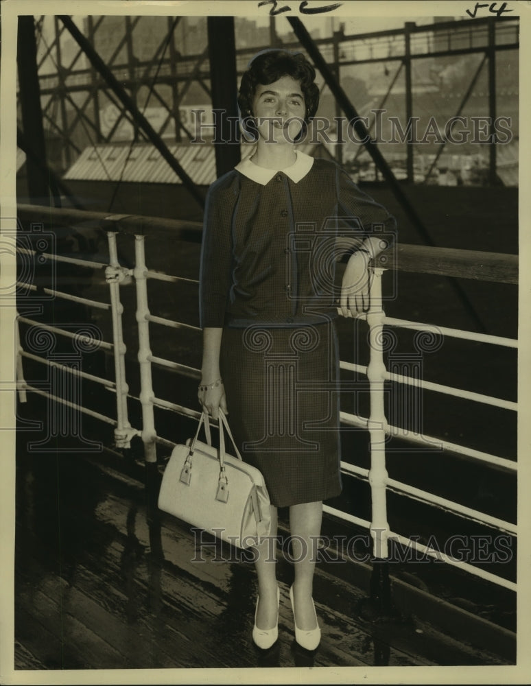 1962 Press Photo Mary Flanders Aboard Queen Mary en Route to Europe- Historic Images