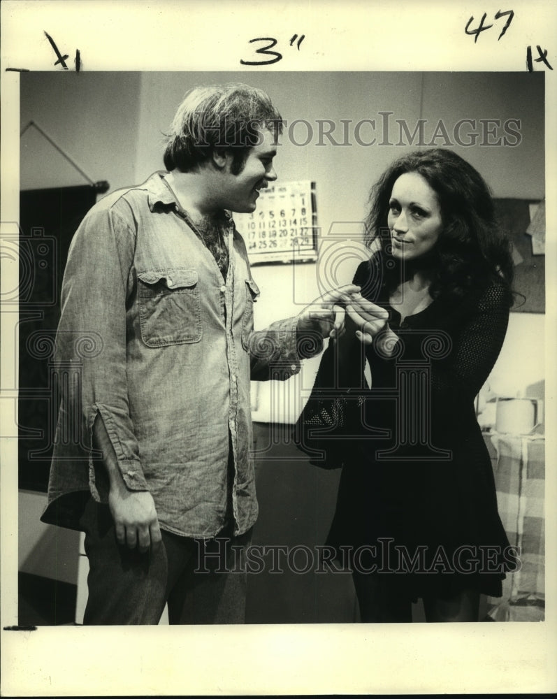 1975 Press Photo Francine Segal and Eliott Keener In The Owl and the Pussycat- Historic Images