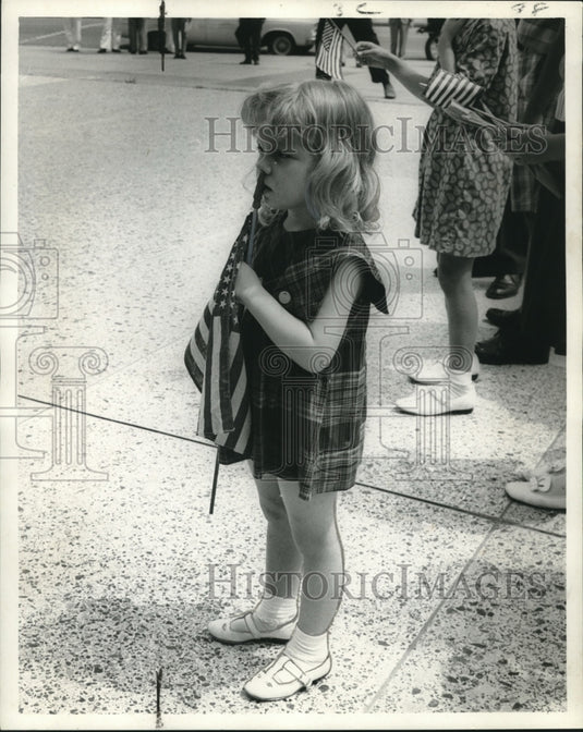 1969 Press Photo Rhonda Baltz with Flag Celebrates Flag Day, New Orleans