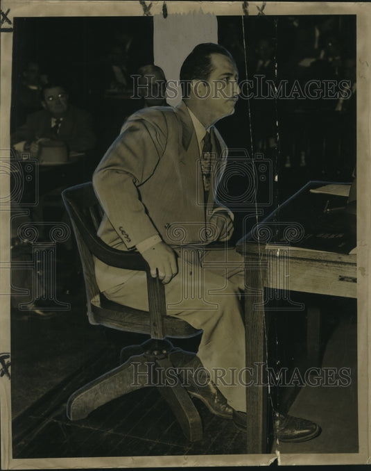1951 Press Photo Telephone Union Head David Finn Testifies in Court, New Orleans