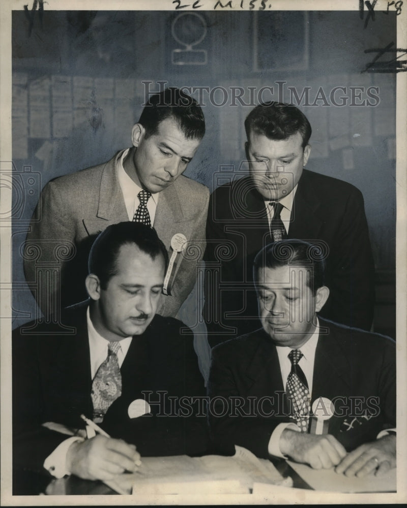 Load image into Gallery viewer, 1954 Press Photo Louisiana State Industrial Union Council Officers - noo17320

