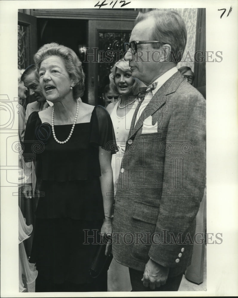 1976 Press Photo Rex Award Committeewoman Su Finley With Lewis Parrish