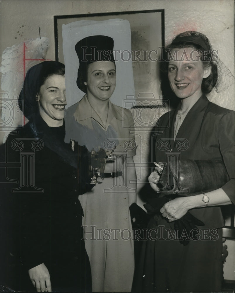 1946 Press Photo Susan Fontenat, Marie Louise Miltenberger, Coral Strasburger