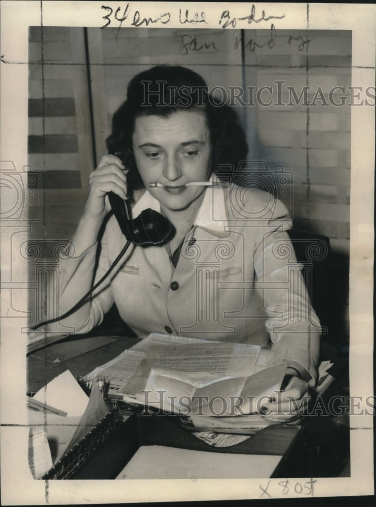 Load image into Gallery viewer, 1947 Press Photo Mildred Fossier, Partners in Lumber Enterprises, Jefferson
