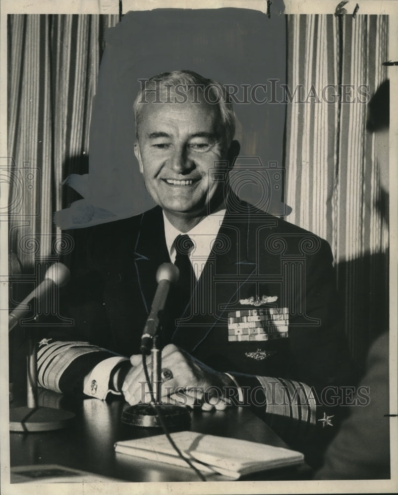 1970 Press Photo Admiral Ignatius Galantin, U.S. Navy procurement officer- Historic Images