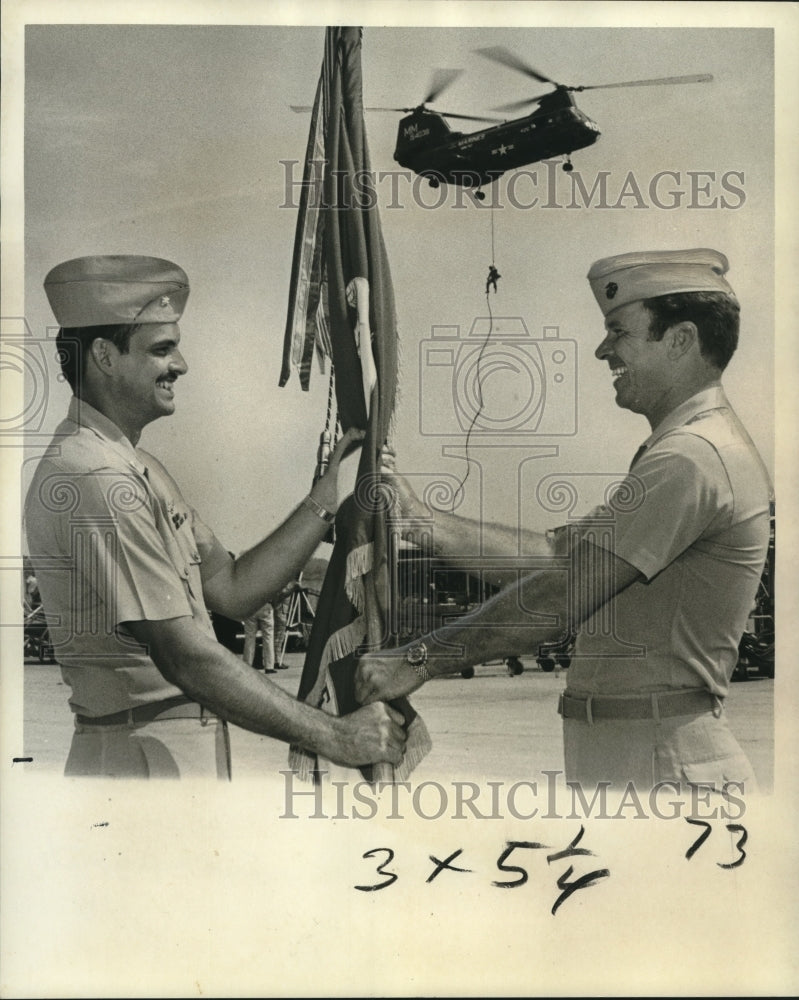 1975 Press Photo Major Fowler takes command of HMM-768, replaces Major Everill - Historic Images