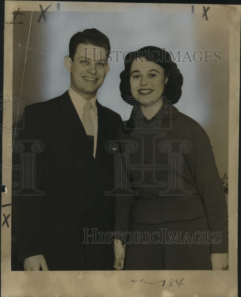 1954 Press Photo Ralph Fogarty &amp; his bride, Lydia arrive in Metairie