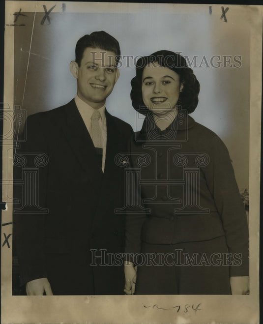 1954 Press Photo Ralph Fogarty & his bride, Lydia arrive in Metairie