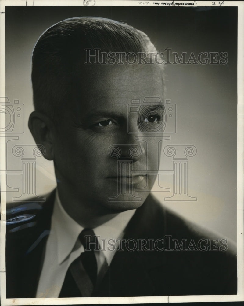 Load image into Gallery viewer, 1957 Press Photo J.F. Knoff, executive of Airtemp Division of Chrysler Corp.
