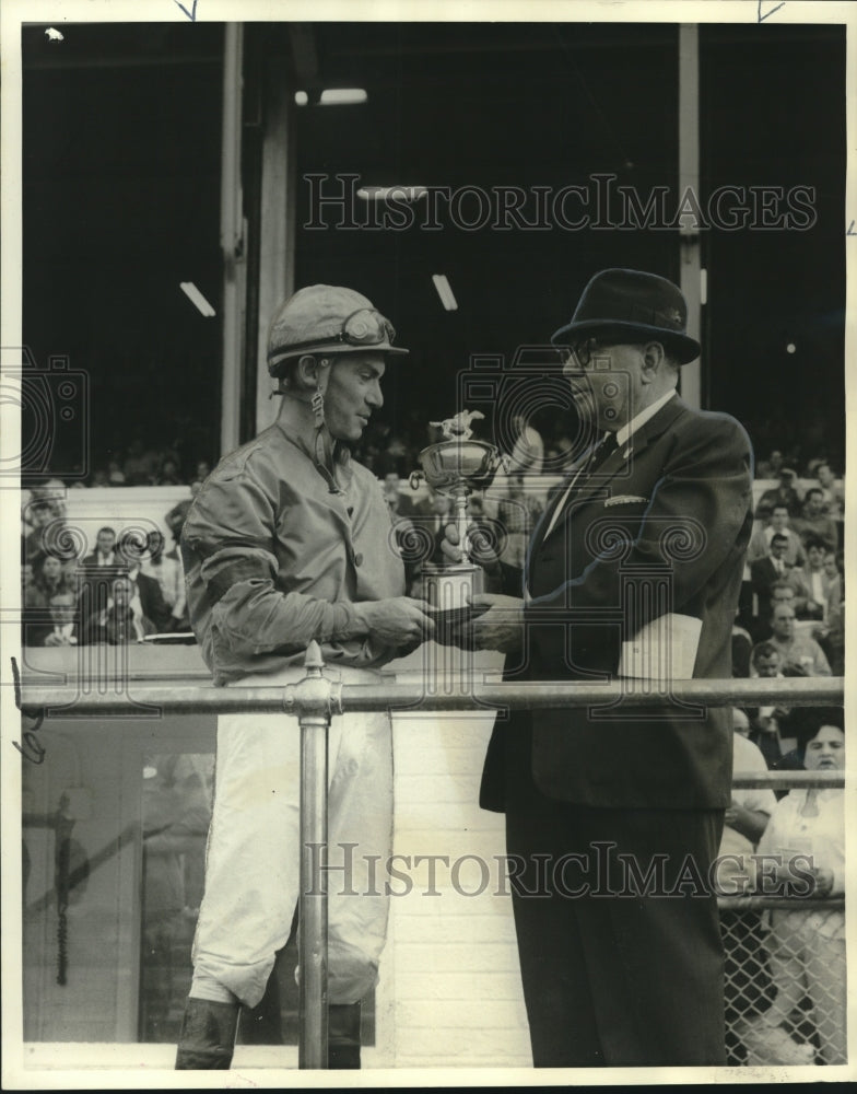 1967 Press Photo Fair Grounds President Hands Jockey Robert Gallimore Trophy- Historic Images