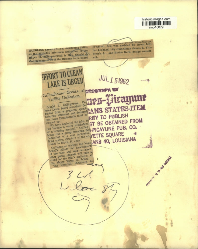 1962 Press Photo Delegates during Bayou St. John waterfall christening ceremony