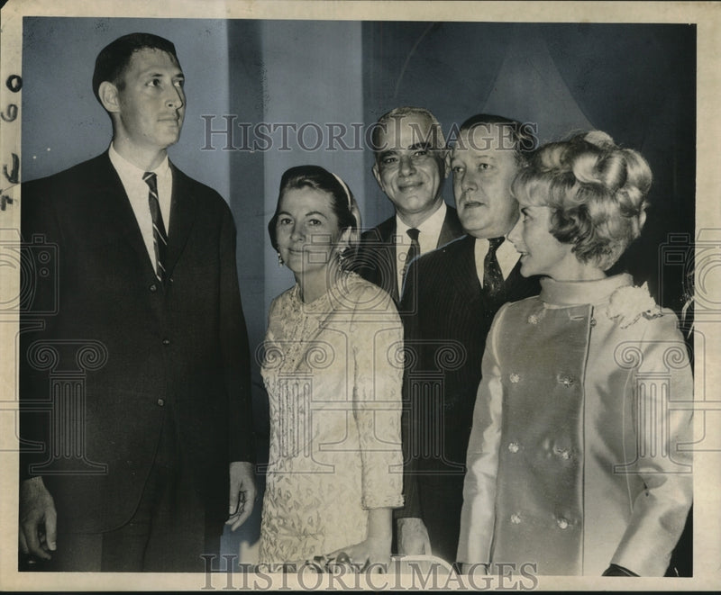 Load image into Gallery viewer, 1966 Press Photo Dan Fontaine with New Orleans Speech and Hearing Center leaders
