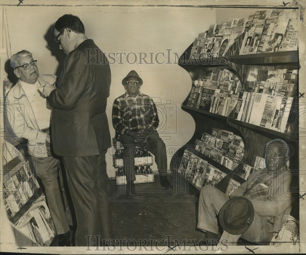 1970 Press Photo Alvin Hankinson, Willie Jenkins &amp; Harry Forest were questioned.- Historic Images