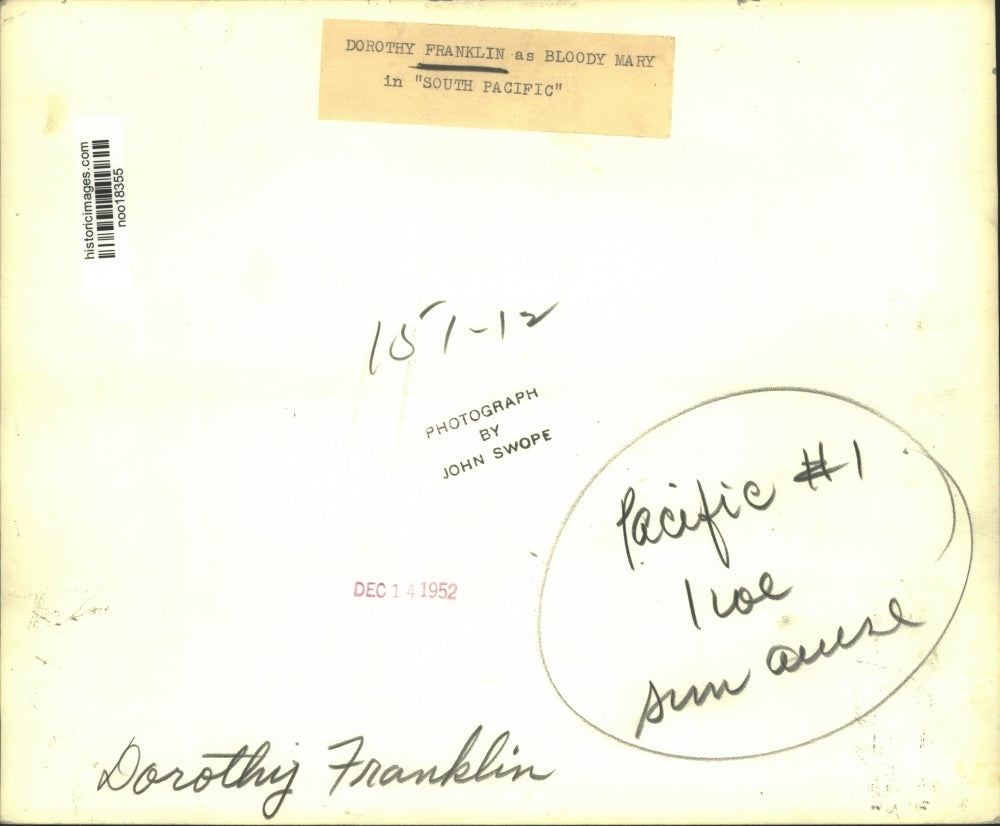 1952 Press Photo Actress Dorothy Franklin as Bloody Mary in "South Pacific"