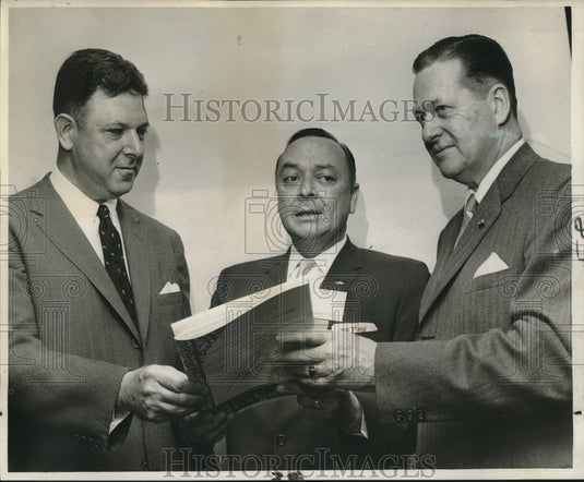1963 Press Photo Attendees of LA & U.S. Wholesale Grocer's Assn. Convention