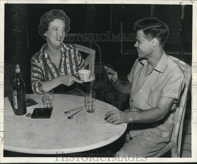 Load image into Gallery viewer, 1956 Press Photo Frieda Forrest and Evans Love in "The Time of the Cuckoo"
