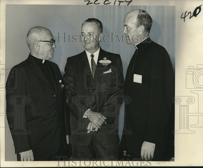 Load image into Gallery viewer, 1965 Press Photo Jesuit Student Personnel Administrators regional conference
