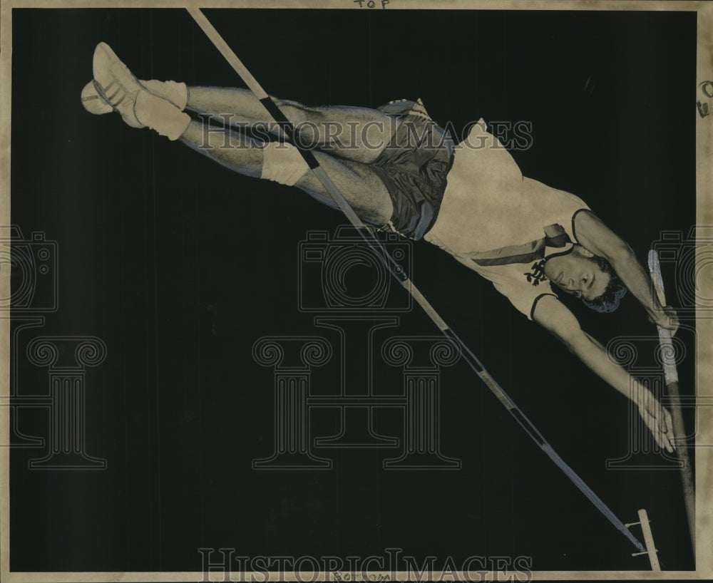 1967 Press Photo Holy Cross Vaulter Paul Fischer - noo18554
