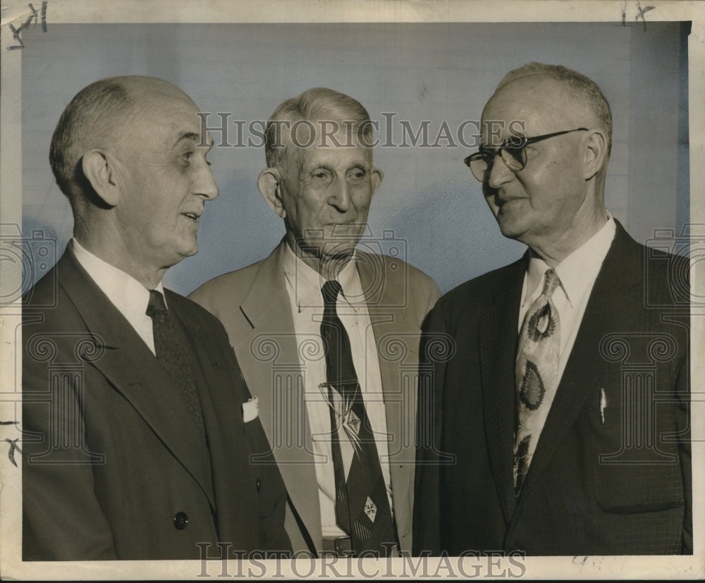 1955 Press Photo Attendees honoring Reverend F.H. Ford's 88th birthday
