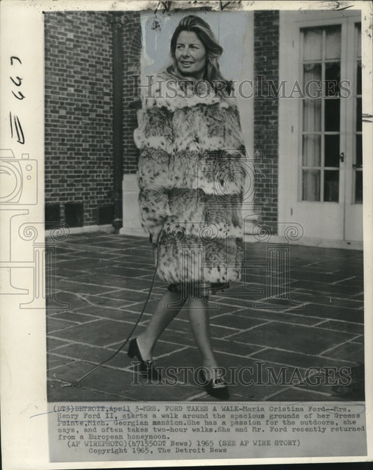 1965 Press Photo Mrs. Henry Ford at her Grosse Pointe, Michigan Georgian mansion