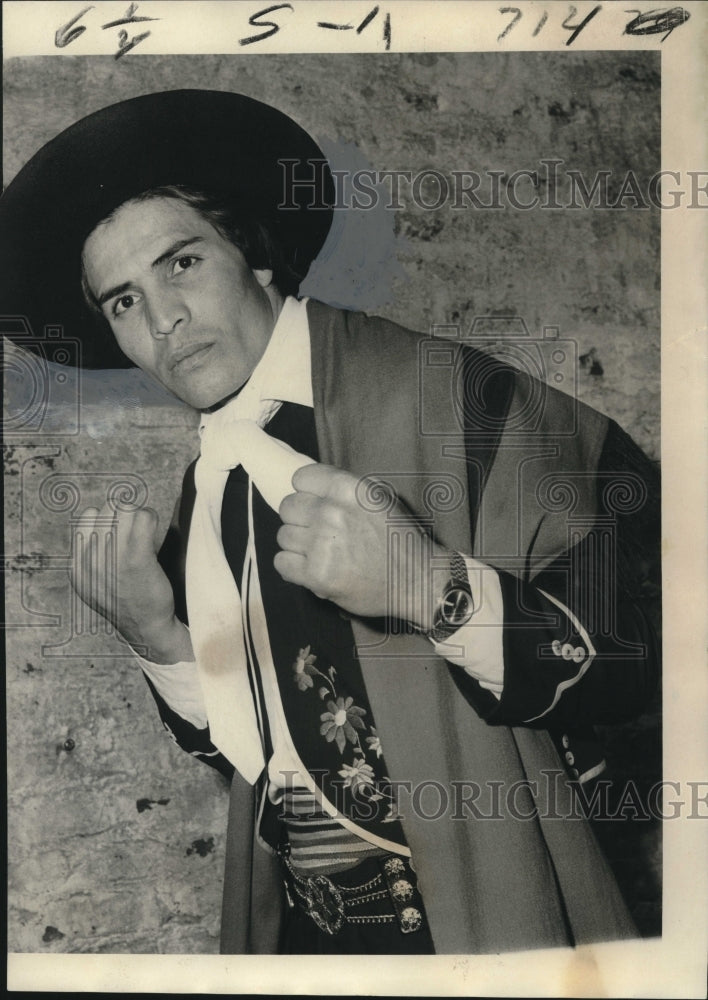 1976 Press Photo Jose Duran in gaucho suit- Historic Images