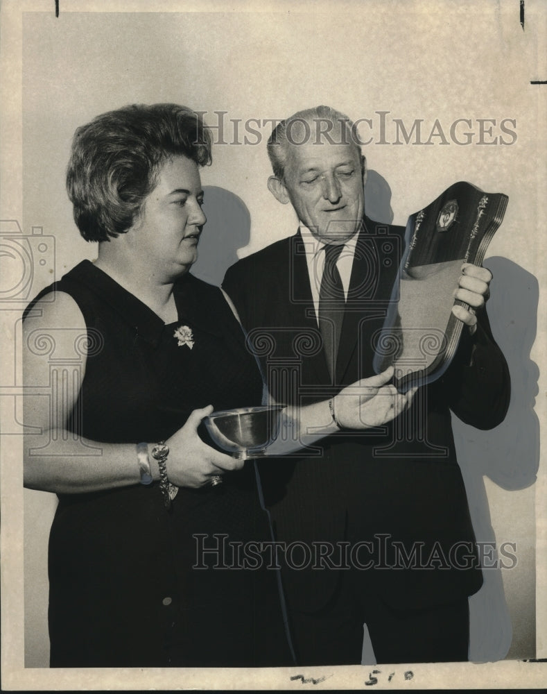 1970 Press Photo New Orleans East Optimist Club Honorees with Awards- Historic Images