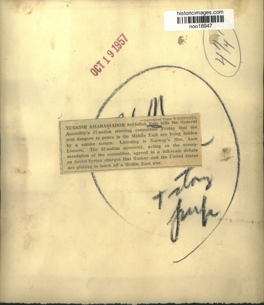 1959 Press Photo Seyfullah Esin and Mrs Aase Lionaes at 82-nation committee