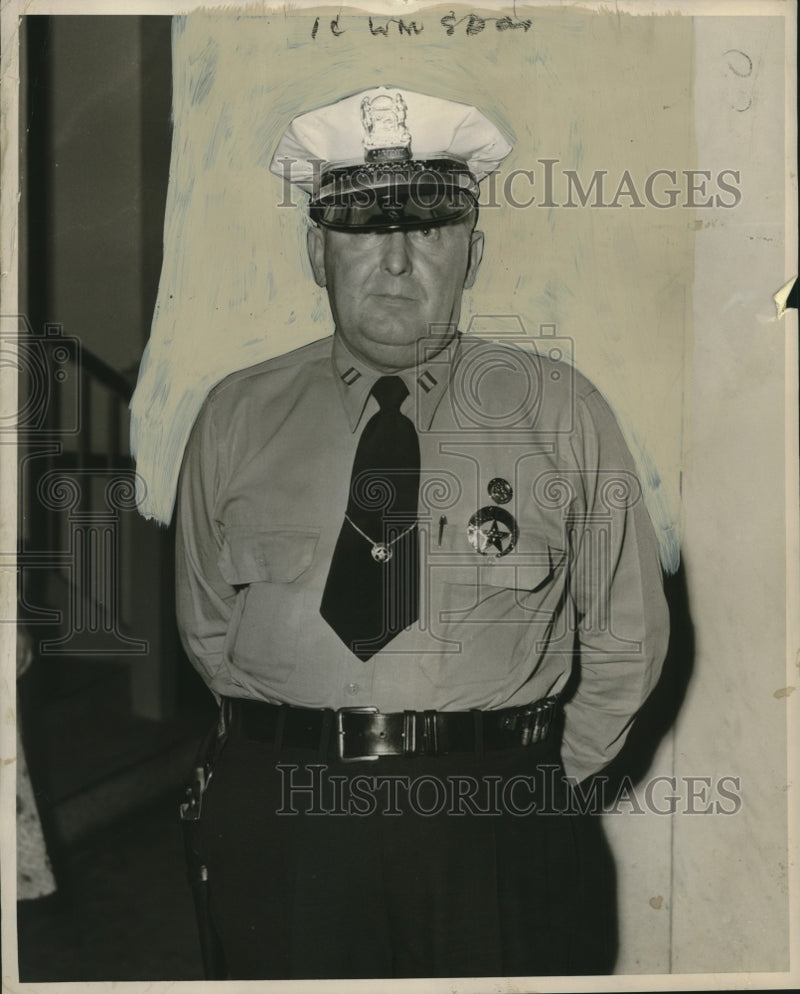 Load image into Gallery viewer, 1952 Press Photo Captain Thomas Fogarty - noo18966
