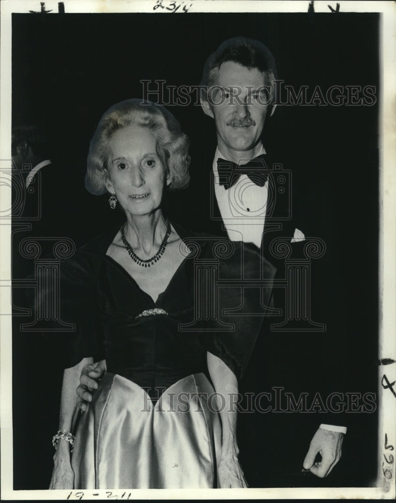 1977 Press Photo Muriel Frances and Jack Cosner at a Gala - noo18993