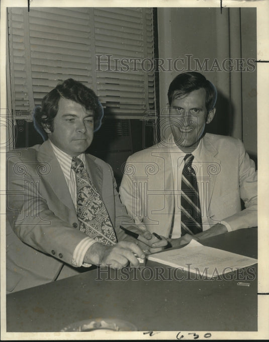 1972 Press Photo Joseph Meyer Jr. & William Forman at Masonic Temple- Historic Images