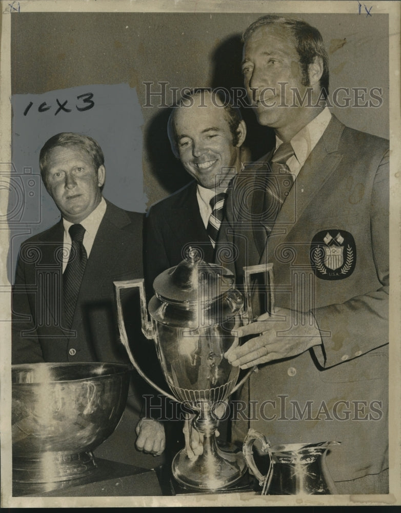 Load image into Gallery viewer, 1971 Press Photo Buddy Friedrichs with trophy North American Dragon Championship
