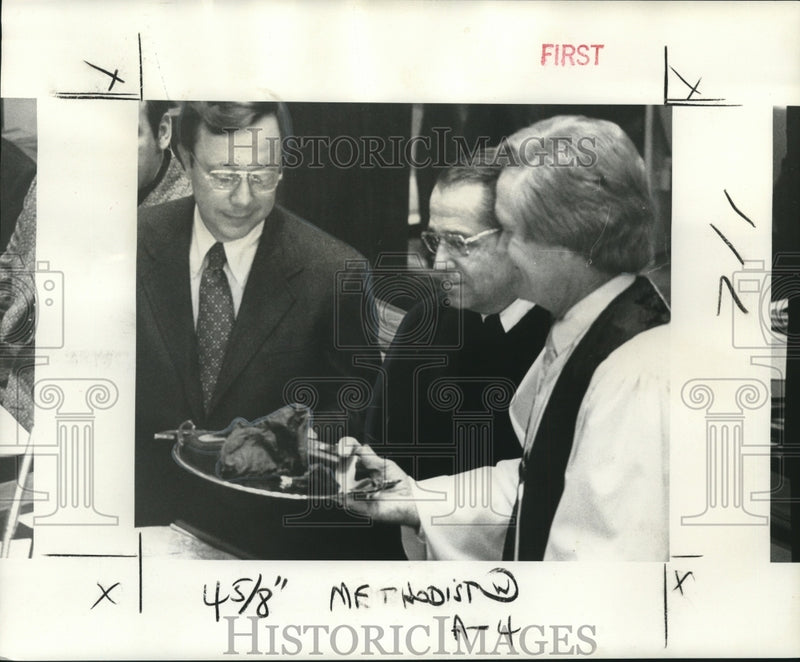 Load image into Gallery viewer, 1975 Press Photo First Methodist Church members take part in mortgage-burning
