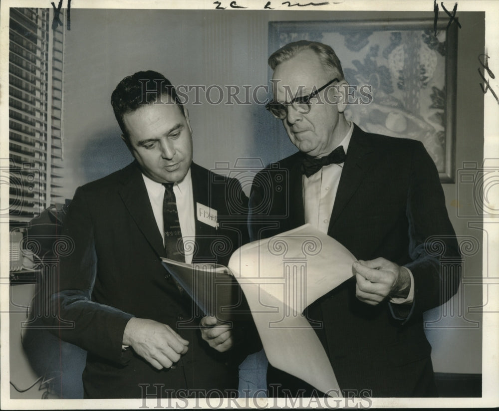1959 Press Photo Doctors Russell Fisher and Alan Moritz Looking Over An Exam