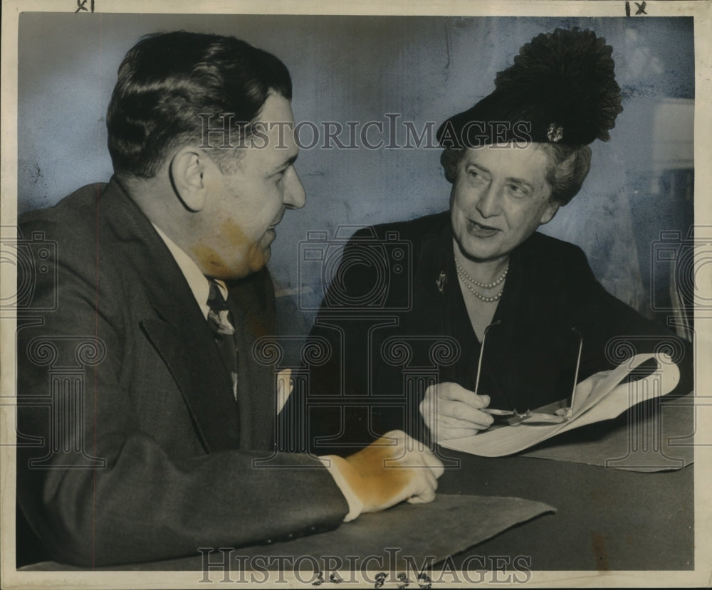 1947 Press Photo J.H. Sawyer Jr. and Miss Katharine Fisher- Historic Images