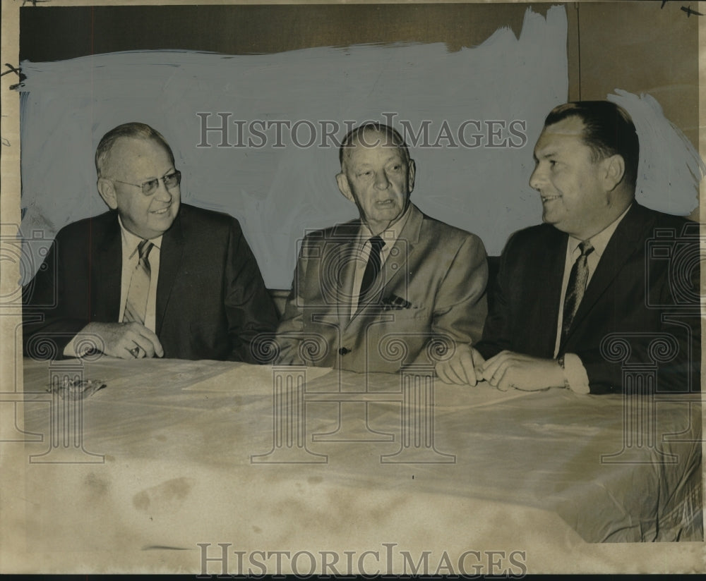 1967 Press Photo Executives W.C. Flower II, T.R. Spedden &amp; H.G. Erath at Meeting- Historic Images